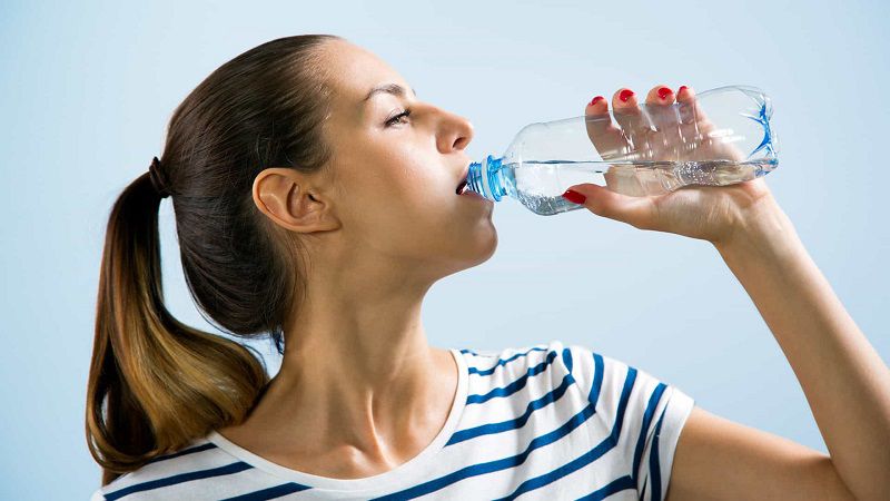 Uống nhiều nước lọc